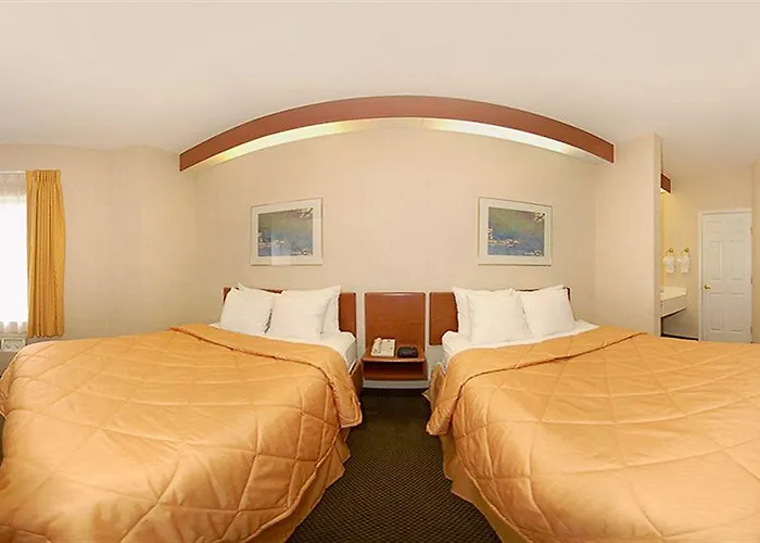 Sleep & I-44 Hotel 4*