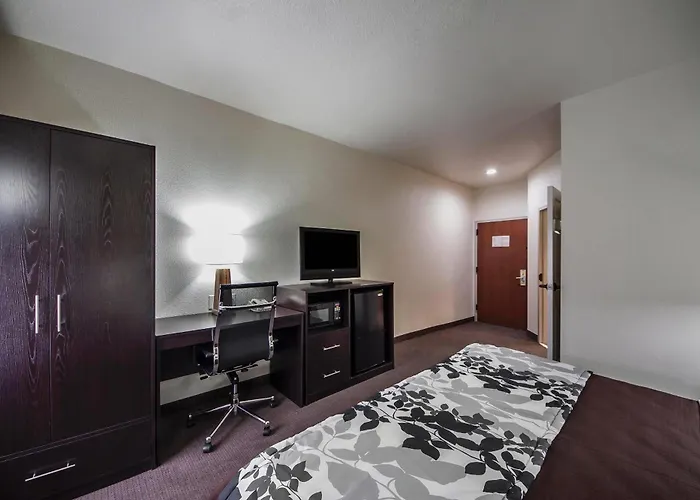 Sleep & I-44 Hotel