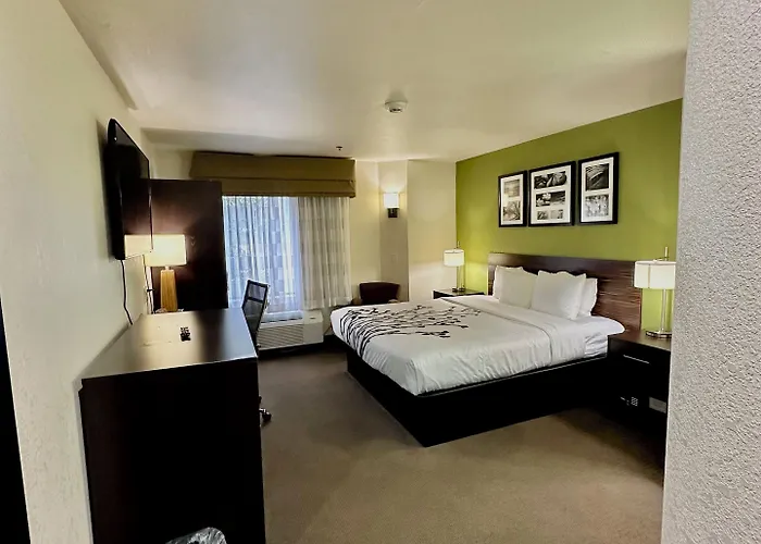Sleep & I-44 Hotel