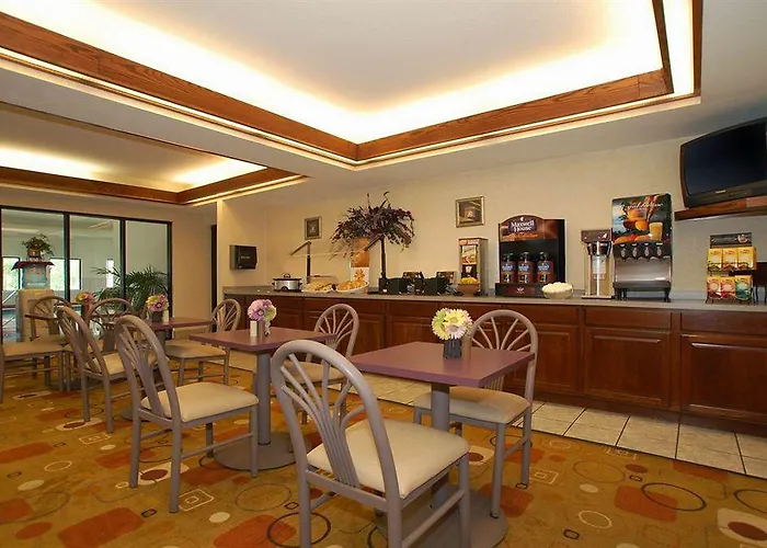 Sleep & I-44 Hotel 4*